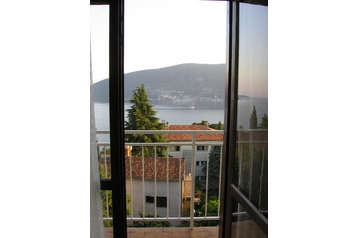 Montenegro Privát Herceg Novi, Exterior